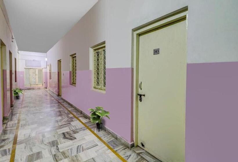 Triple Classic Room, Oyo Flagship 80636 Ganga View Harry Stay