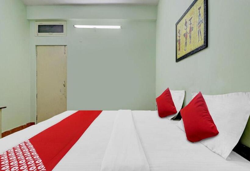 Triple Classic Room, Oyo Flagship 80636 Ganga View Harry Stay