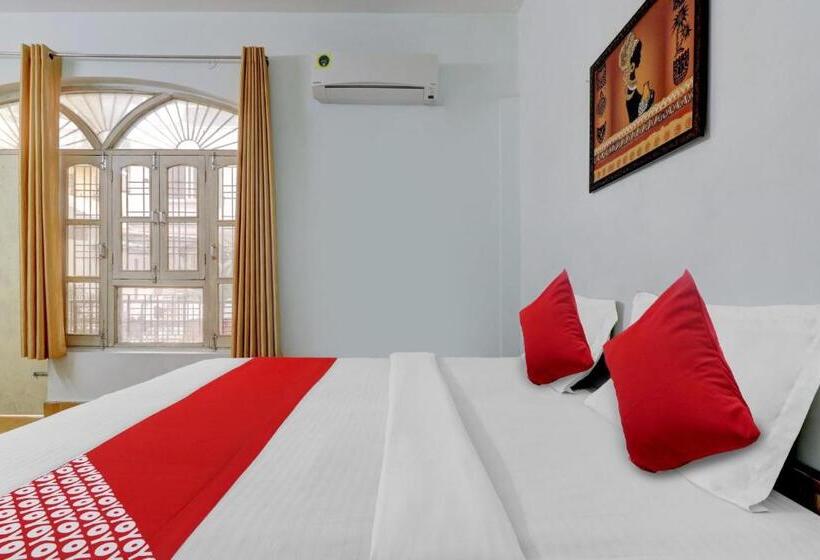 Triple Classic Room, Oyo Flagship 80636 Ganga View Harry Stay