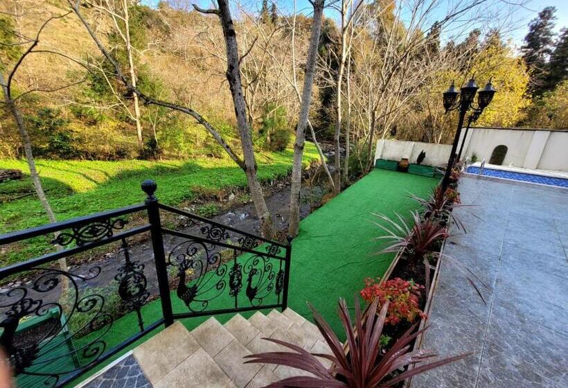 اتاق استاندارد با چشم‌انداز استخر, River Boutique