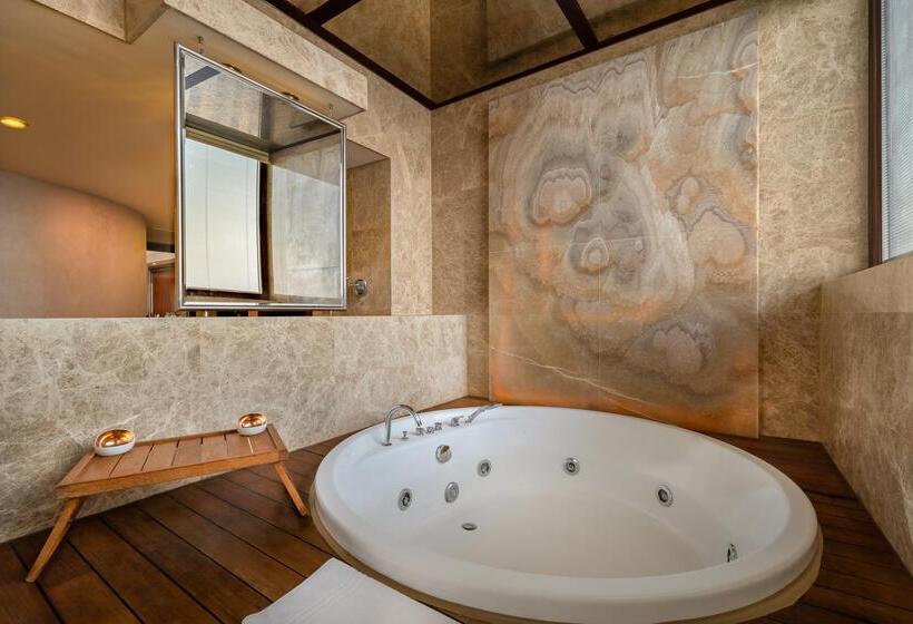 جناح سرير كينج, Rixos Park Belek, The Land of Legends Access