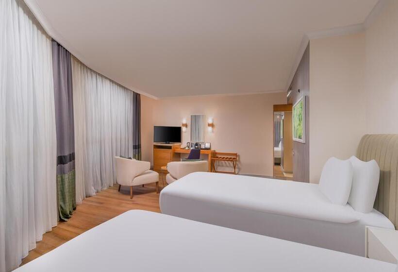 جناح عائلي, Rixos Park Belek, The Land of Legends Access