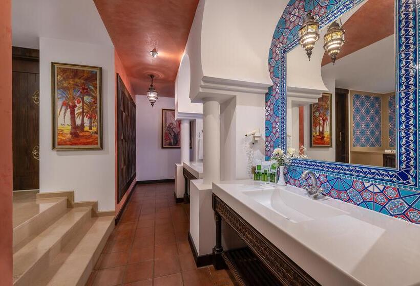 جناح مزود بجاكوزى, Rixos Park Belek, The Land of Legends Access