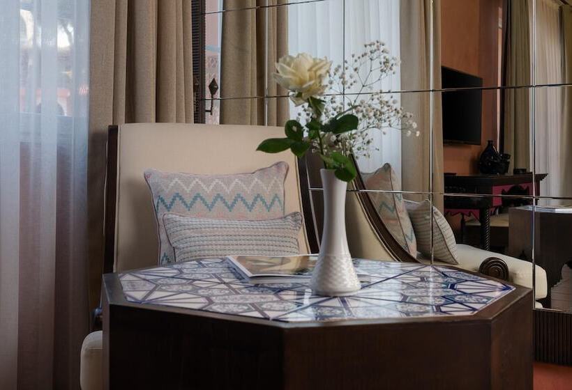 جناح مزود بجاكوزى, Rixos Park Belek, The Land of Legends Access