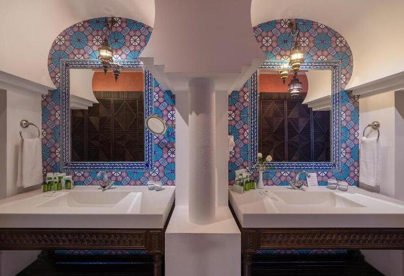 جناح مزود بجاكوزى, Rixos Park Belek, The Land of Legends Access