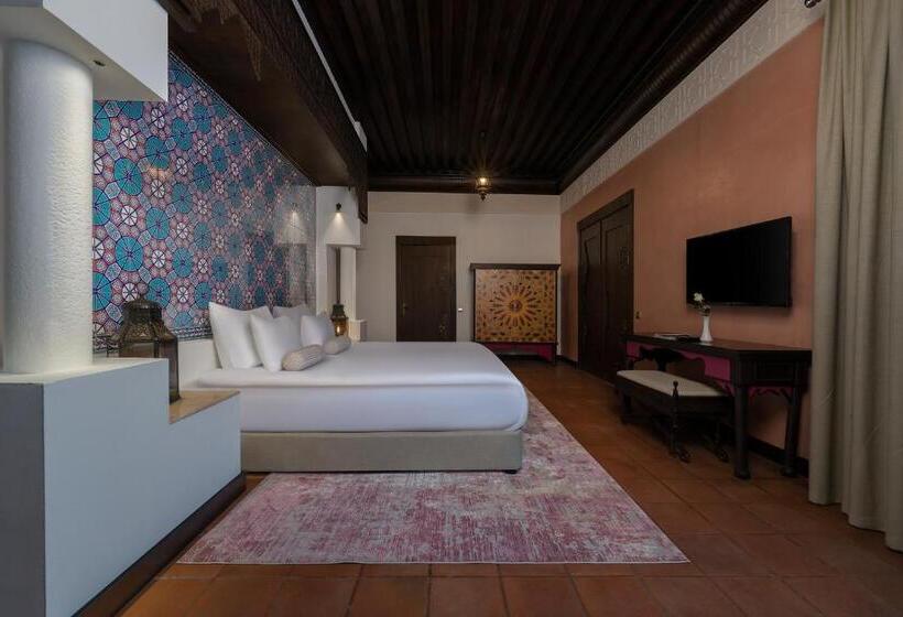 جناح مزود بجاكوزى, Rixos Park Belek, The Land of Legends Access