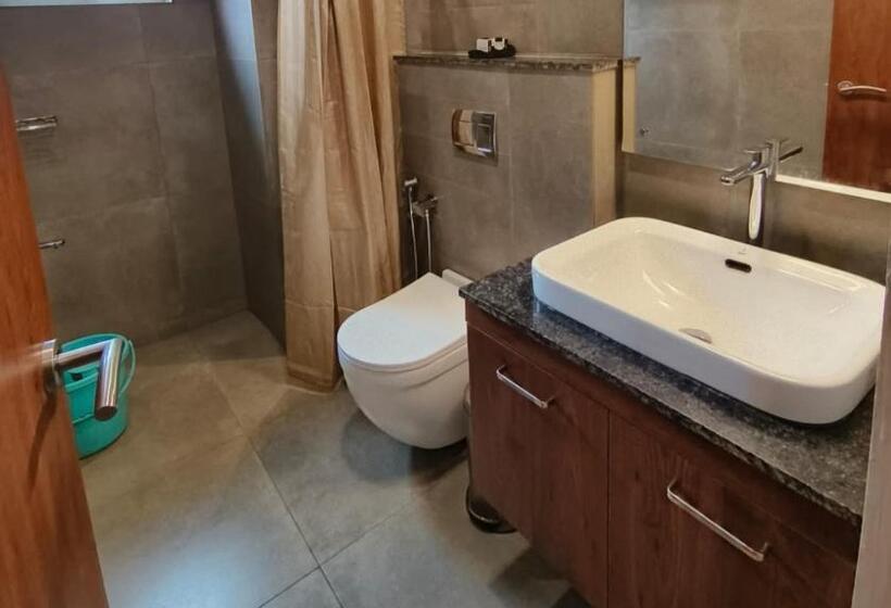 标准间, Royalton Residency