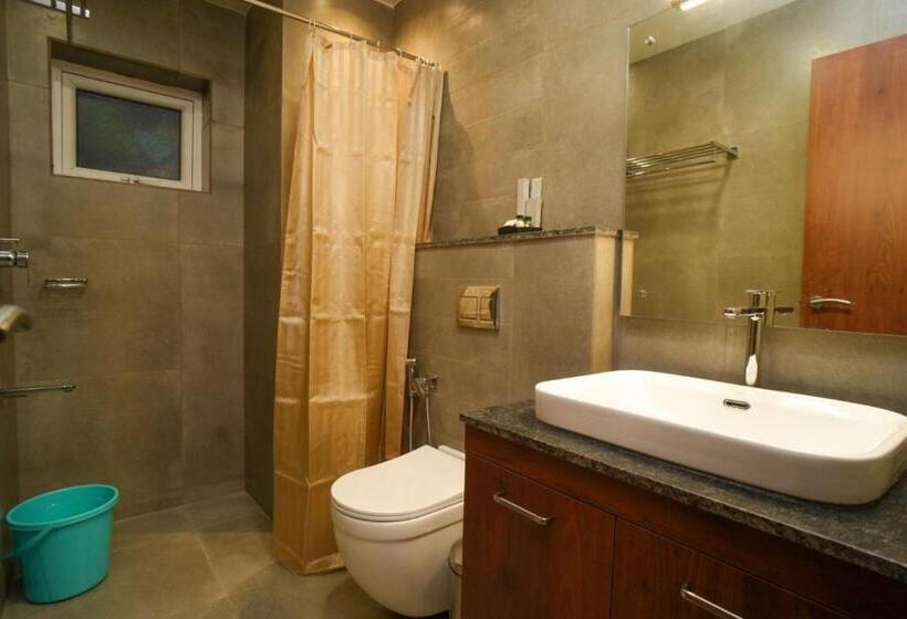 标准间, Royalton Residency