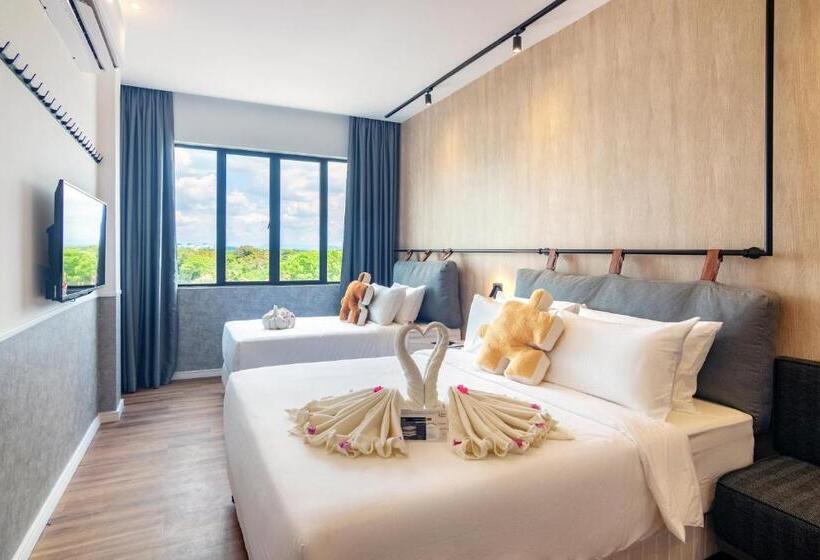 חדר משפחתי, The Bagan Suite