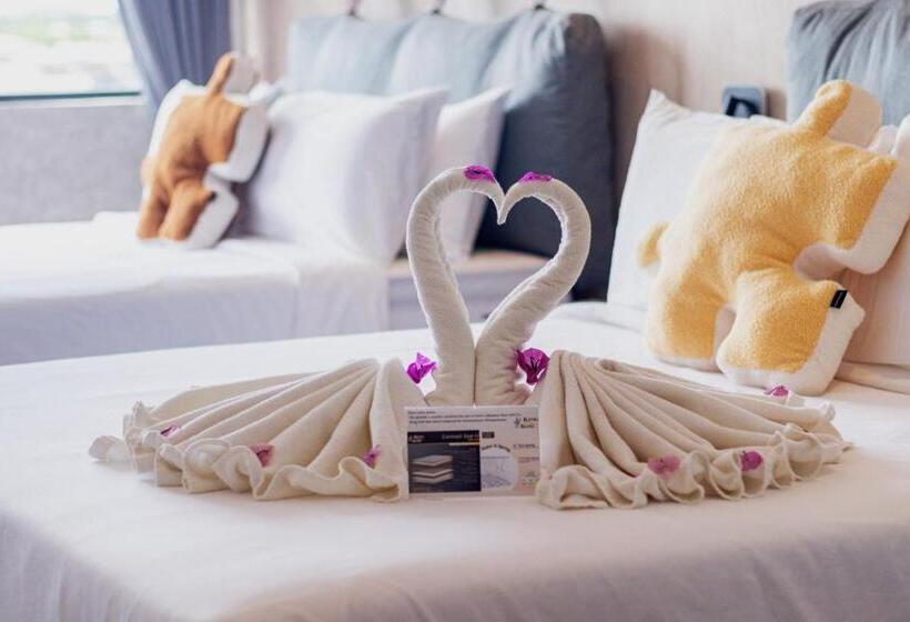 חדר משפחתי דלוקס, The Bagan Suite