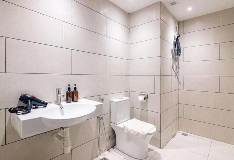 חדר דלוקס לשלושה, The Bagan Suite