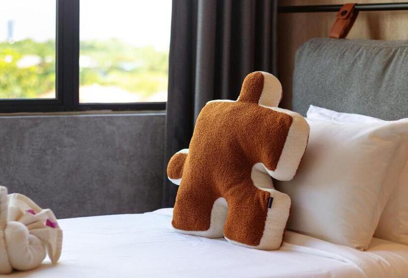 חדר משפחתי, The Bagan Suite