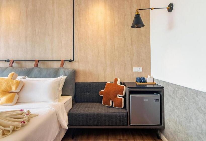 חדר משפחתי, The Bagan Suite