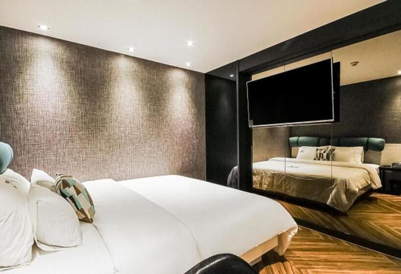 Family Suite, The Sweet