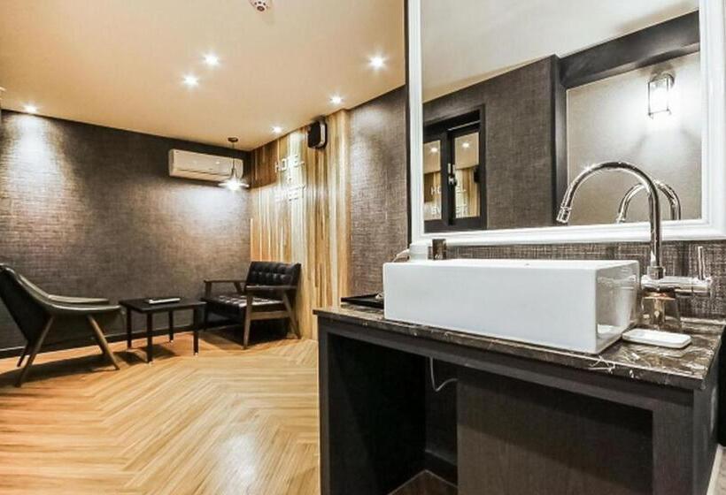 Family Suite, The Sweet
