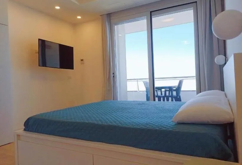 استودیوی استاندارد, Le Conchiglie Residence