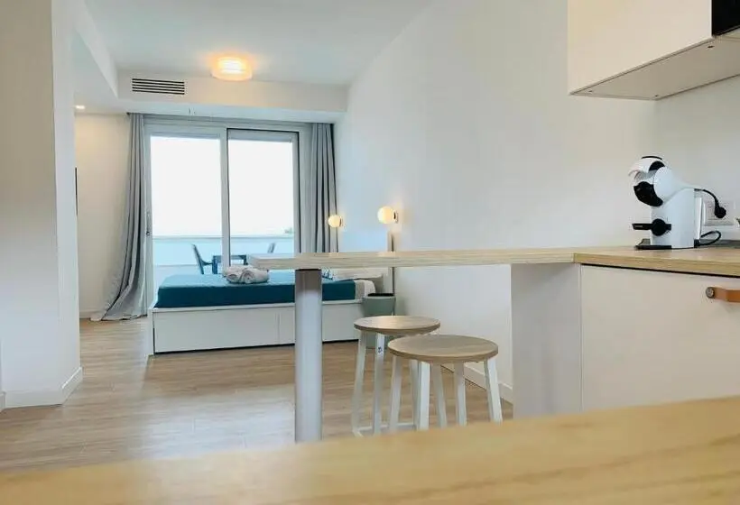 استودیوی استاندارد, Le Conchiglie Residence