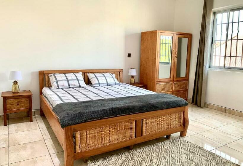 غرفة قياسية, The Dzorwulu Castle A Villa With Private Rooms