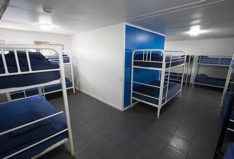 Кровать в Общей Комнате, Nomads Noosa