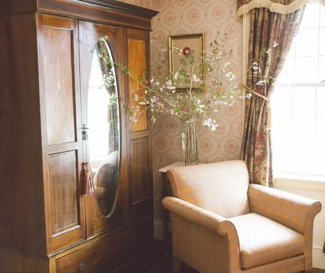 スタンダードルーム, Bee And Thistle Inn
