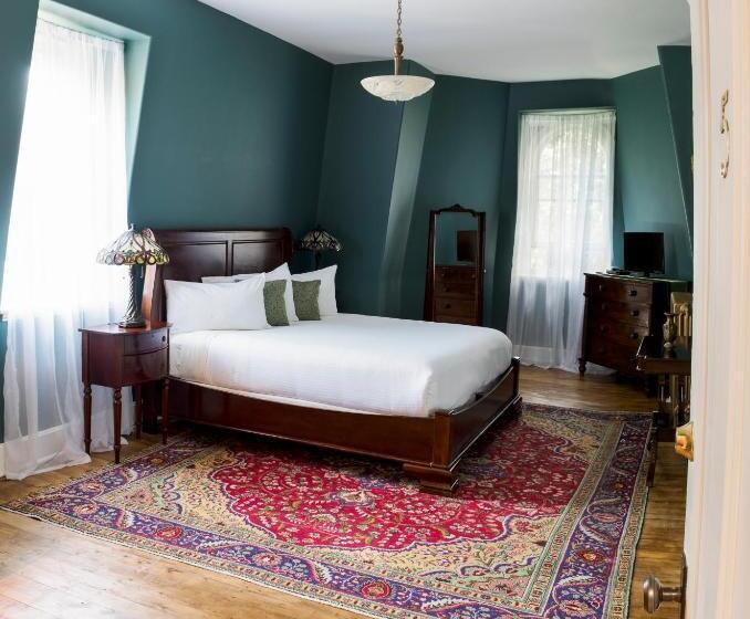 غرفة قياسية سرير كينج, Queen Anne Inn