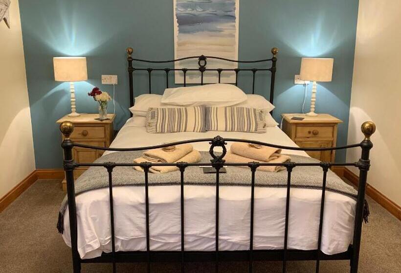 חדר סטנדרט, Sanders Yard