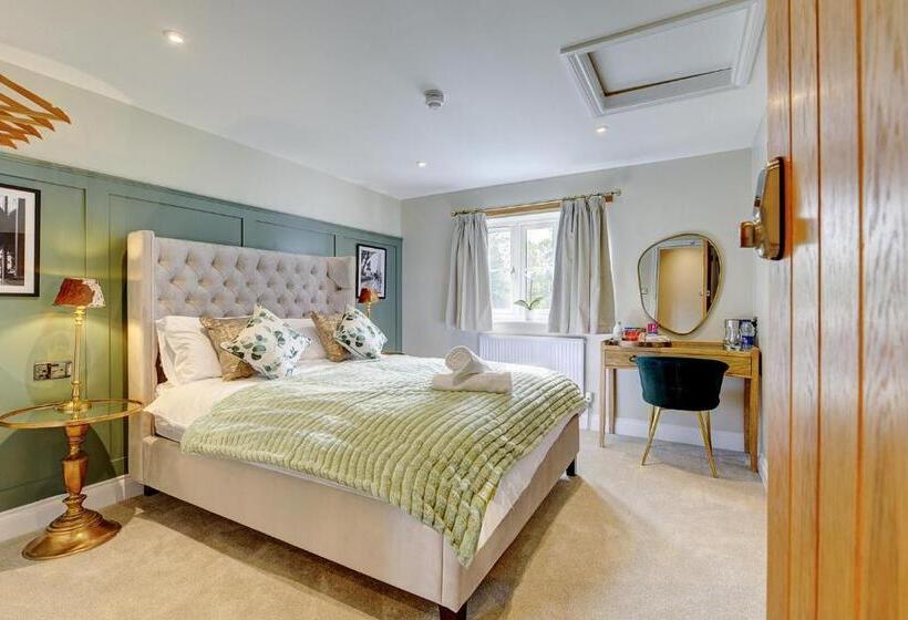 غرفة عائلية, The Bridge House Henley