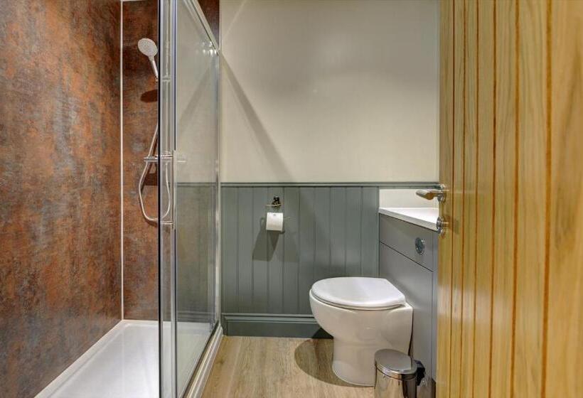 غرفة عائلية, The Bridge House Henley