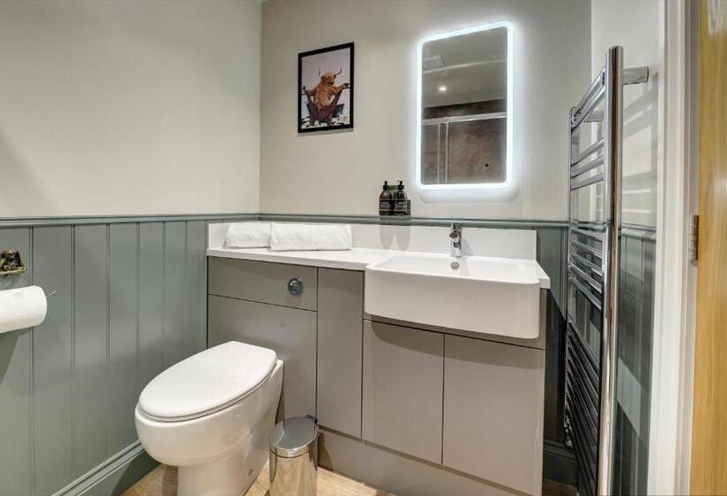 غرفة عائلية, The Bridge House Henley