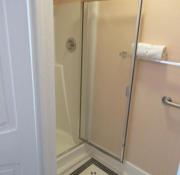 标准三人间, Carrier Houses Bed & Breakfast