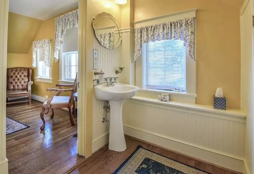 デラックスルーム, Cedars Of Williamsburg Bed & Breakfast