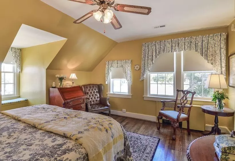 デラックスルーム, Cedars Of Williamsburg Bed & Breakfast