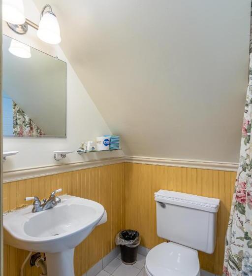 家庭间, Cedars Of Williamsburg Bed & Breakfast