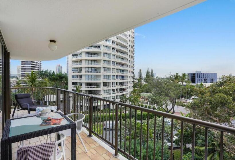 Апартаменты 3 Спальни, De Ville Apartments