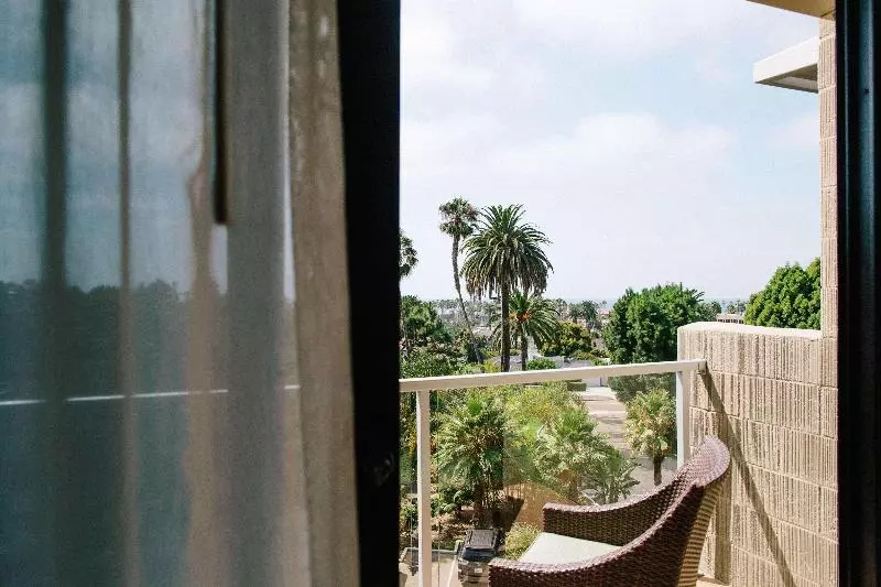 سوییت با چشم‌انداز دریا, Hodges Bay Resort & Spa