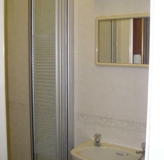 اتاق استاندارد, Lee & Chris S Belvedere  Adults Only