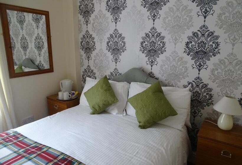 اتاق عادی, Lee & Chris S Belvedere  Adults Only