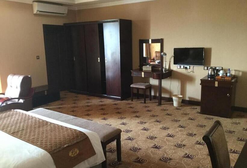 Junior Suite, Lemigo