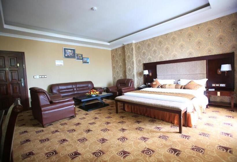 Junior Suite, Lemigo