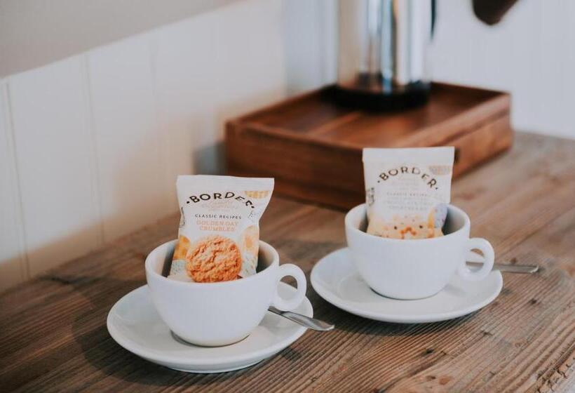 스탠다드 룸, The Falkland Arms