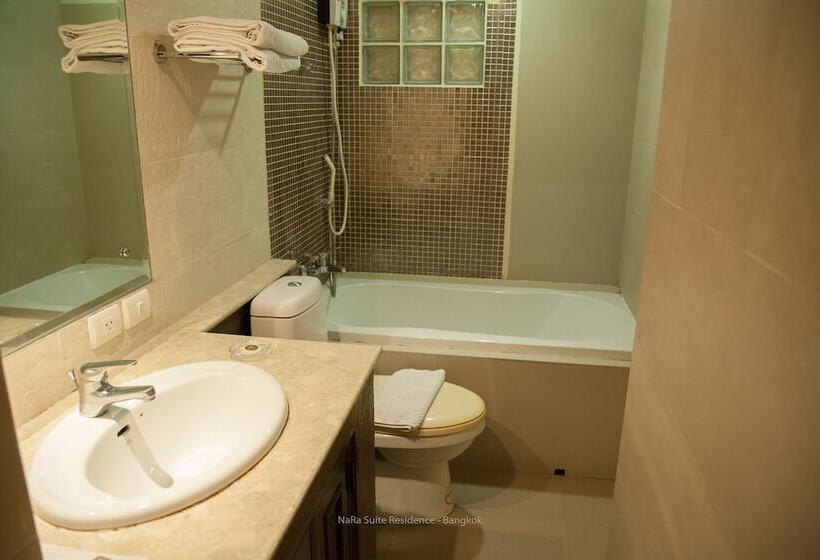 Escritório Superior, Nara Suite Residence Bangkok