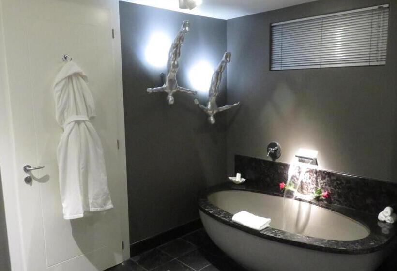 Deluxe Suite Sea View, Atlanticview Cape Town Boutique