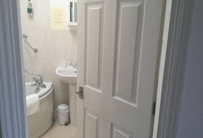 패밀리 룸, The Aldwick