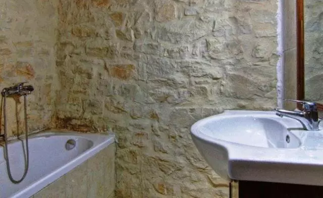 家族用アパートメント, Stone Village