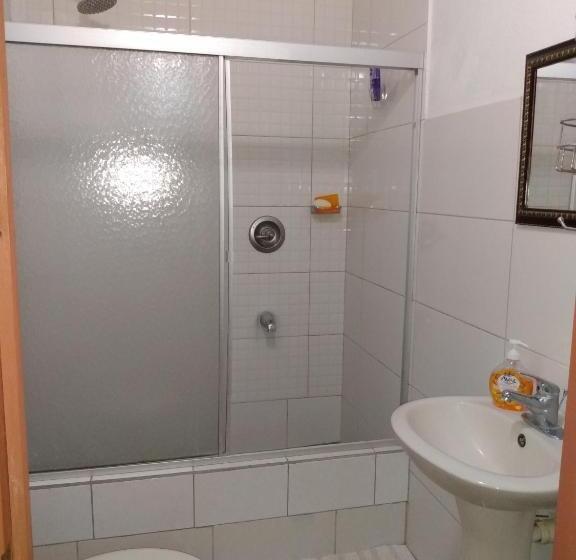 Deluxe Room, G S Nest Bed And Breakfast