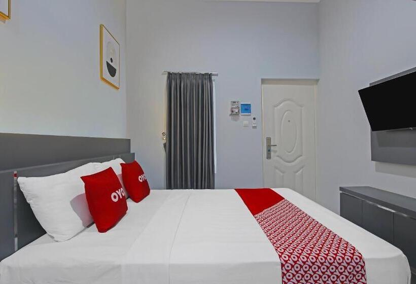 Номер Deluxe, Capital O 92105 A Shanti Inn