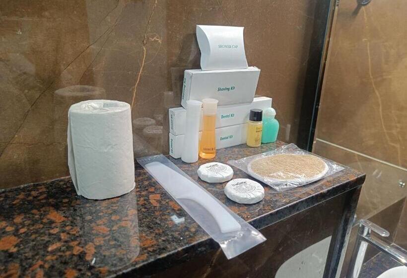 חדר דלוקס, New Srs