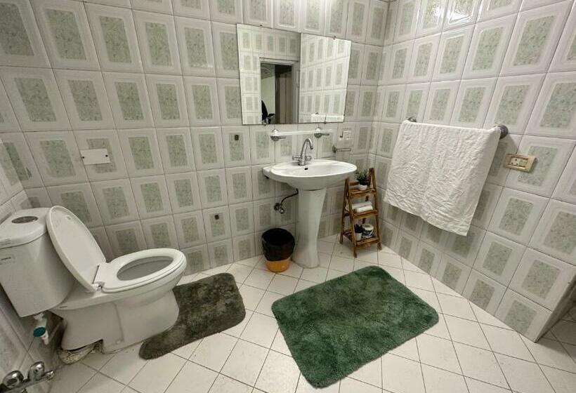 سوییت با چشمانداز کوه, White House Cottages