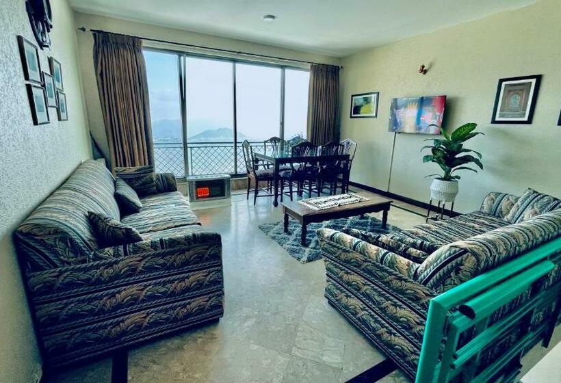 سوییت با چشمانداز کوه, White House Cottages