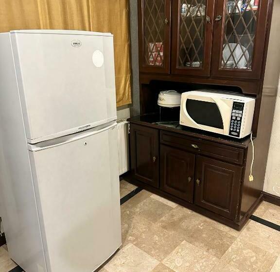 سوییت با چشمانداز کوه, White House Cottages